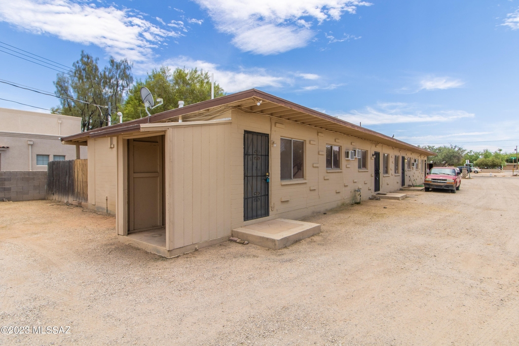 3647 E Bermuda Street - Photo 0