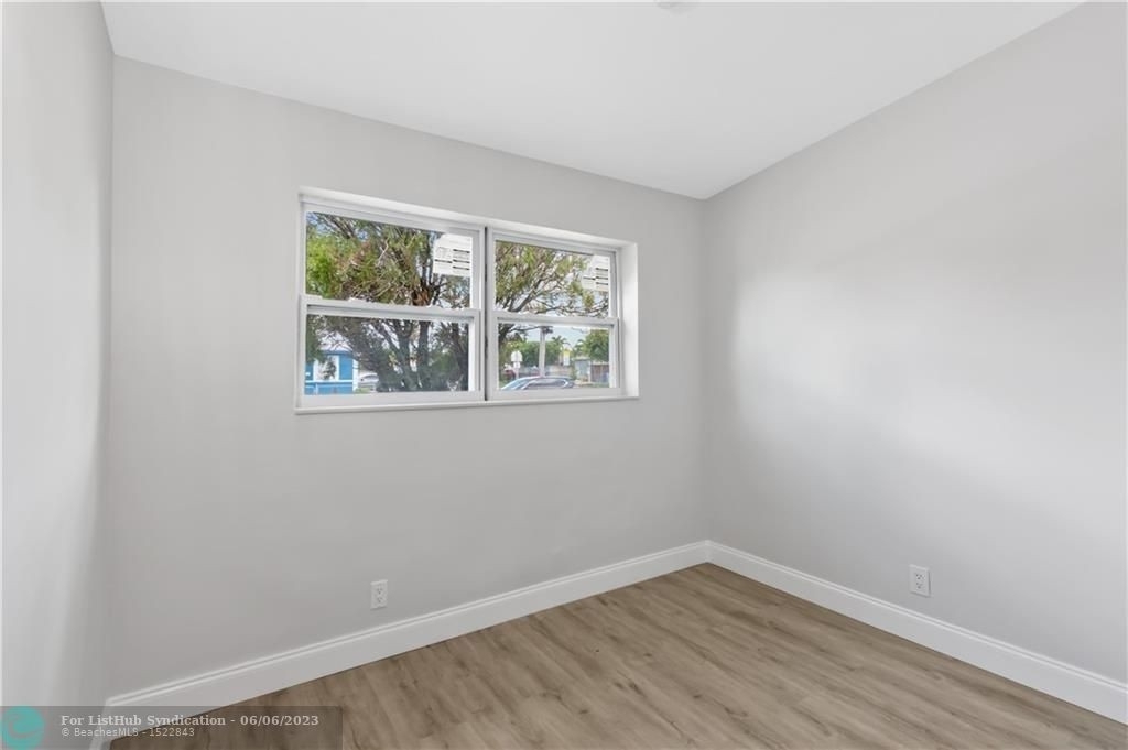 1588 Nw 6th Ave - Photo 6