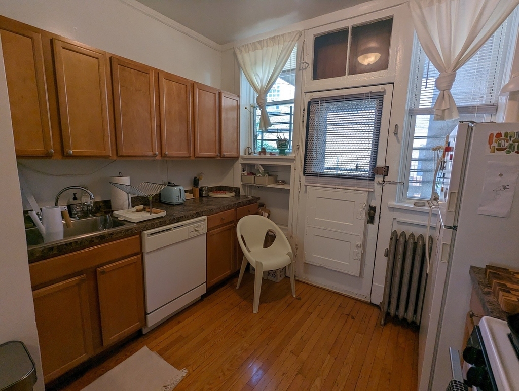 2314 W Wilson Avenue - Photo 3