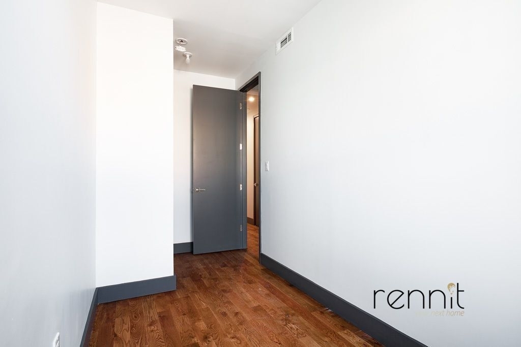 174 Knickerbocker Avenue - Photo 1