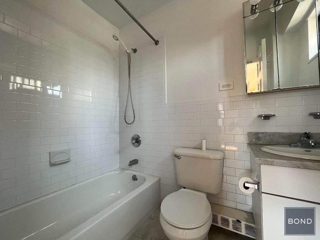 401 East 88th Street - Photo 15