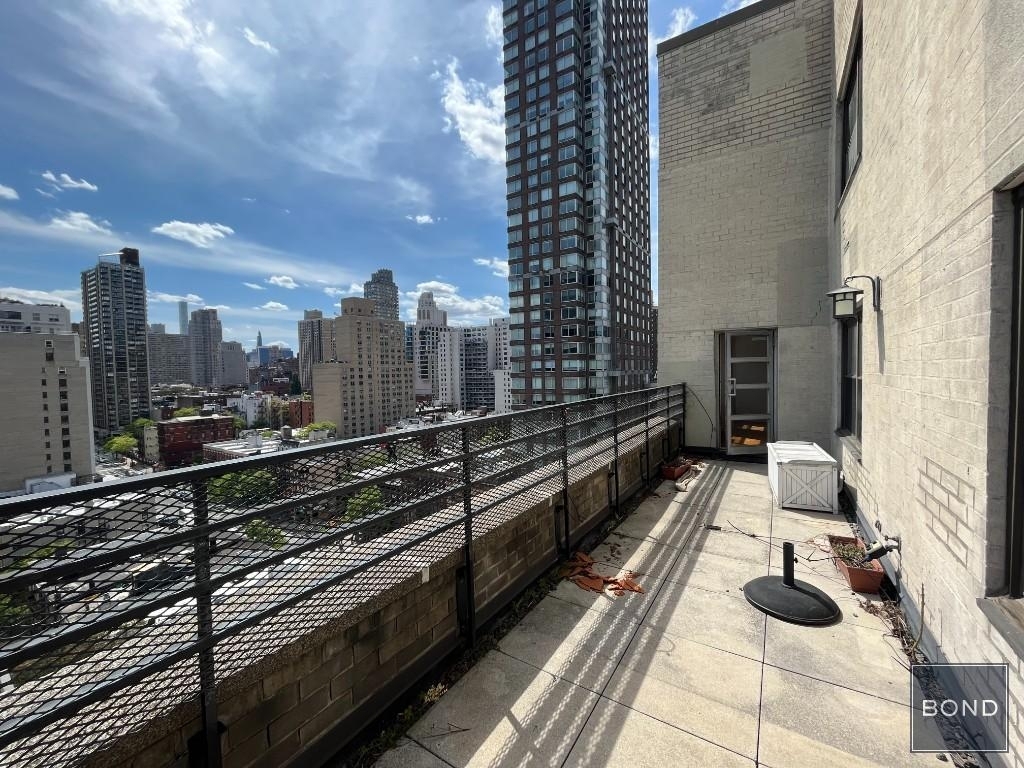 401 East 88th Street - Photo 7