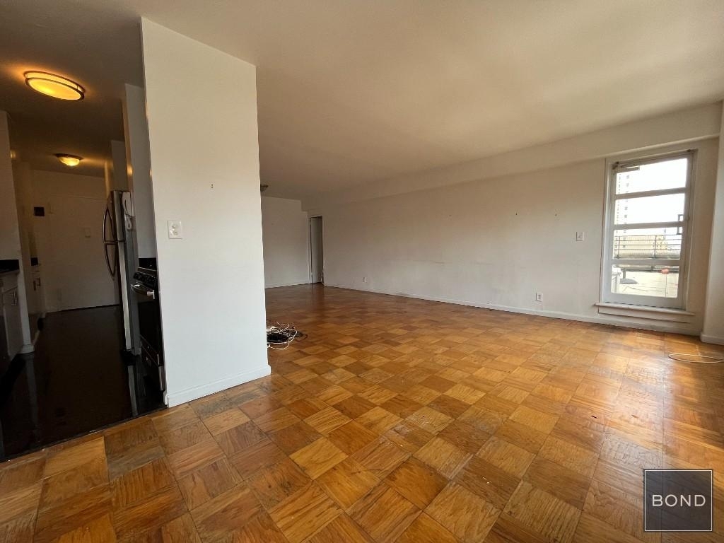 401 East 88th Street - Photo 3