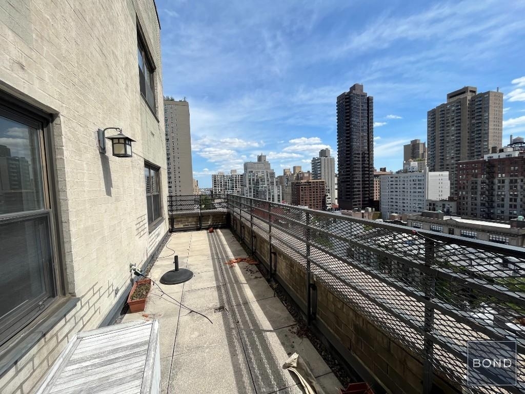 401 East 88th Street - Photo 6