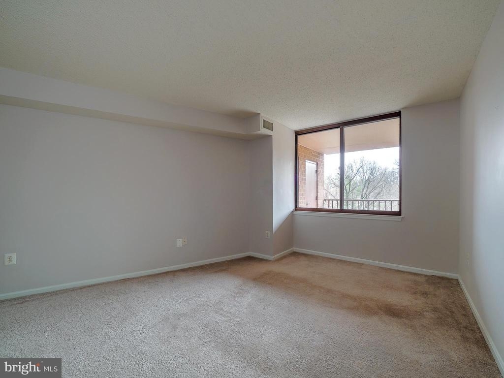 10101 Grosvenor Pl - Photo 25