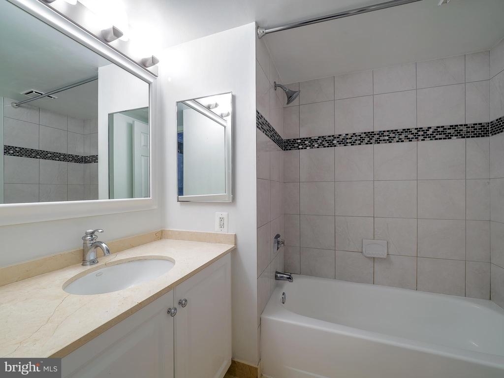 10101 Grosvenor Pl - Photo 22