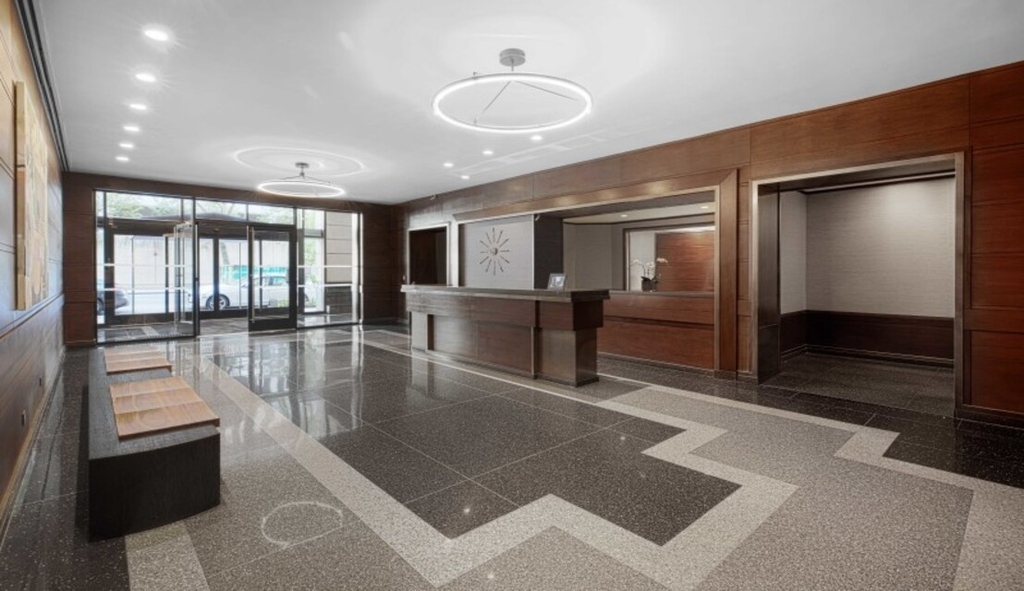 120 West 60th street - Photo 4