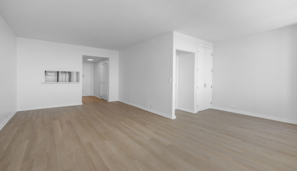 120 West 60th street - Photo 1