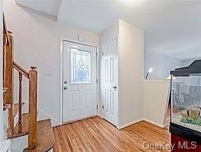 1559 Hering Avenue - Photo 4