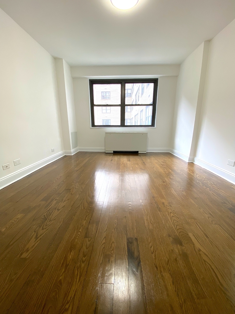 3rd Ave - Photo 8