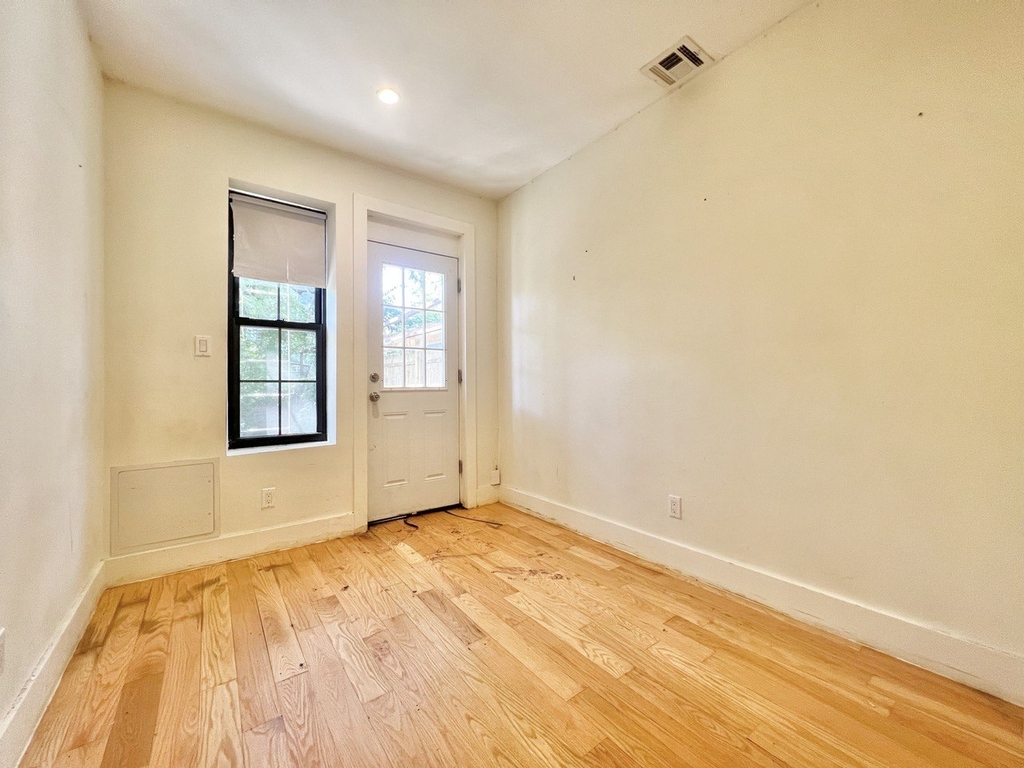 141 Troutman Street - Photo 6