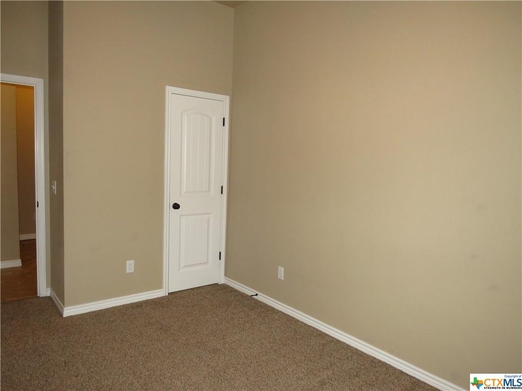 405 Sladecek Drive - Photo 7