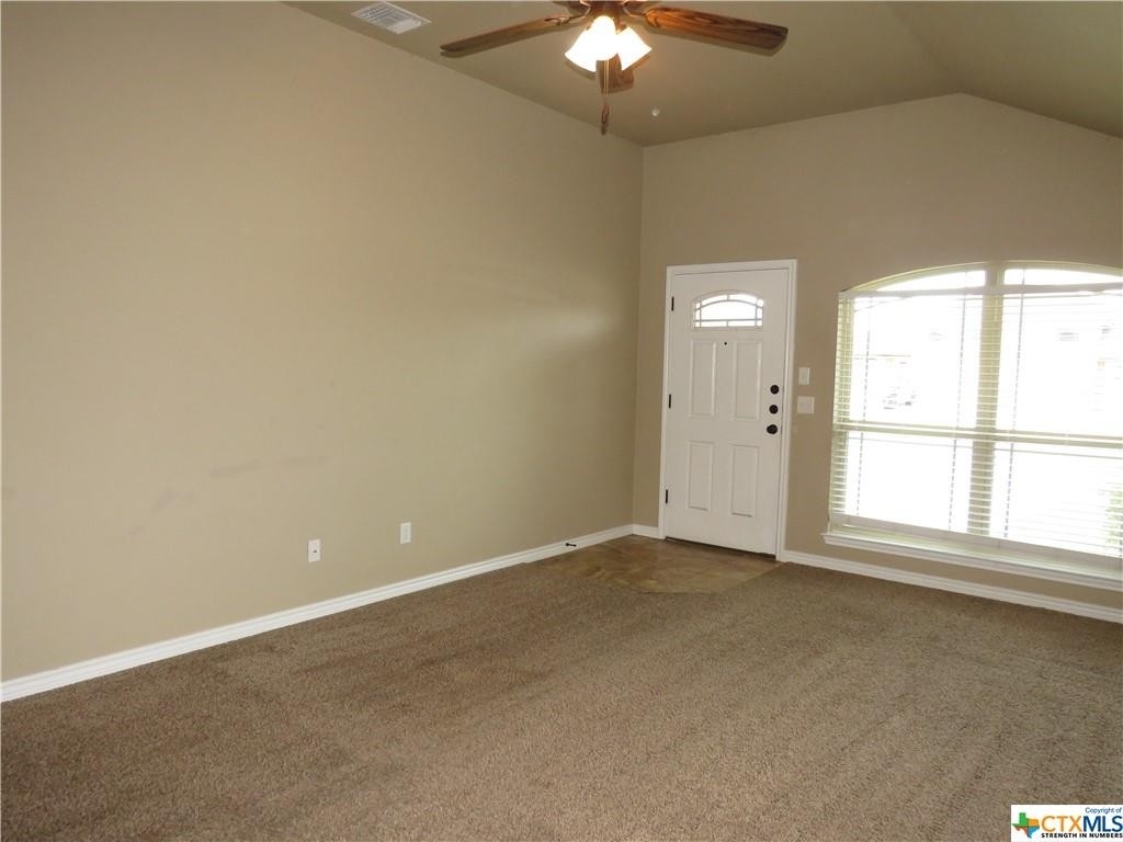 405 Sladecek Drive - Photo 2