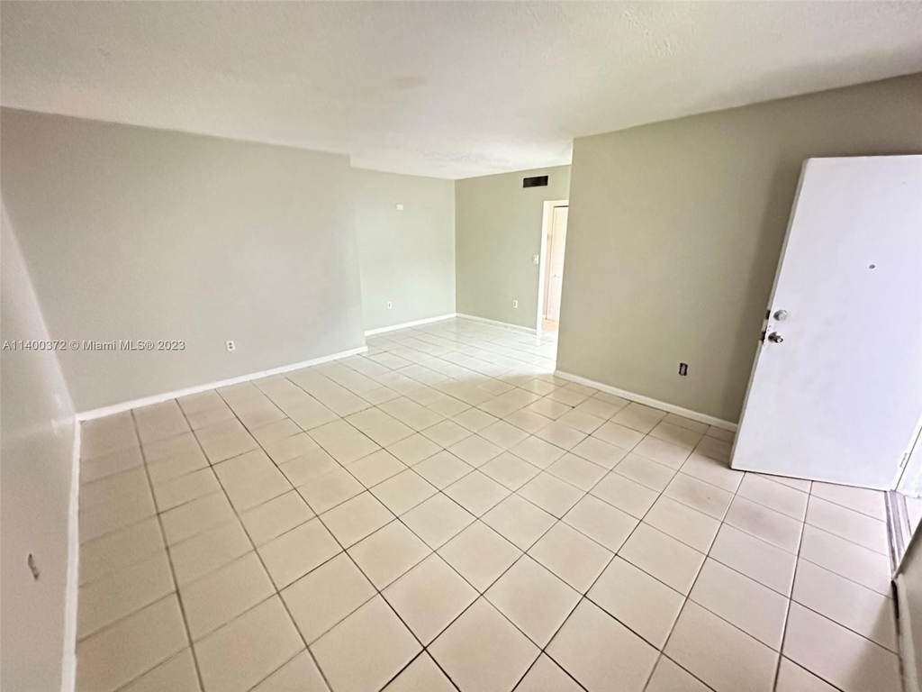 4050 Nw 135th St - Photo 4