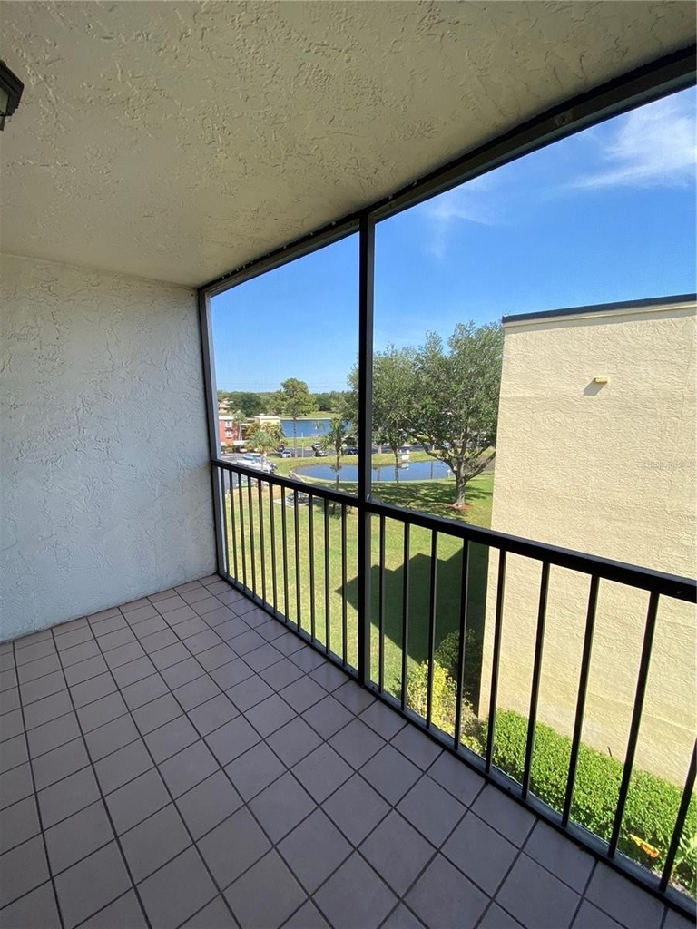 2424 W Tampa Bay Boulevard - Photo 16