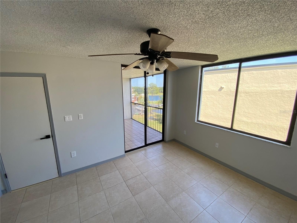 2424 W Tampa Bay Boulevard - Photo 9