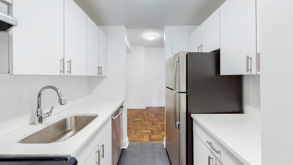 96 5th Avenue - Photo 9
