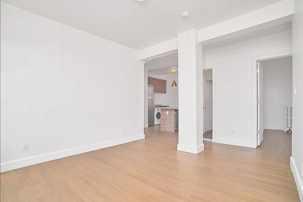 435 Grand Avenue - Photo 3