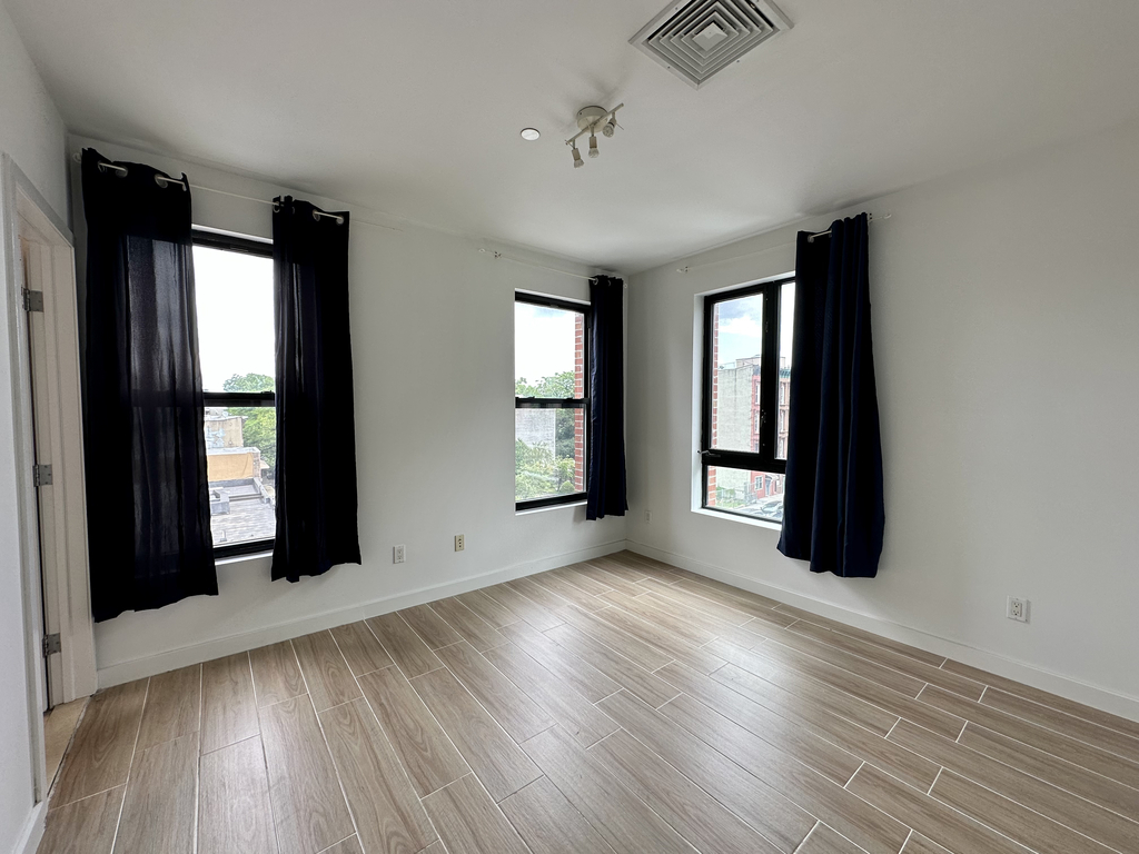 1058 Bedford Avenue - Photo 8