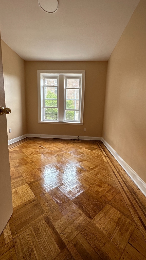 1583 Park Place - Photo 4