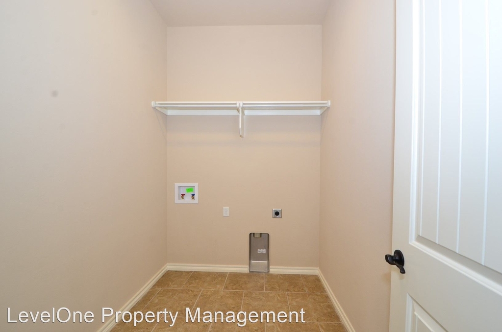 7116 Nw 145th Street - Photo 11