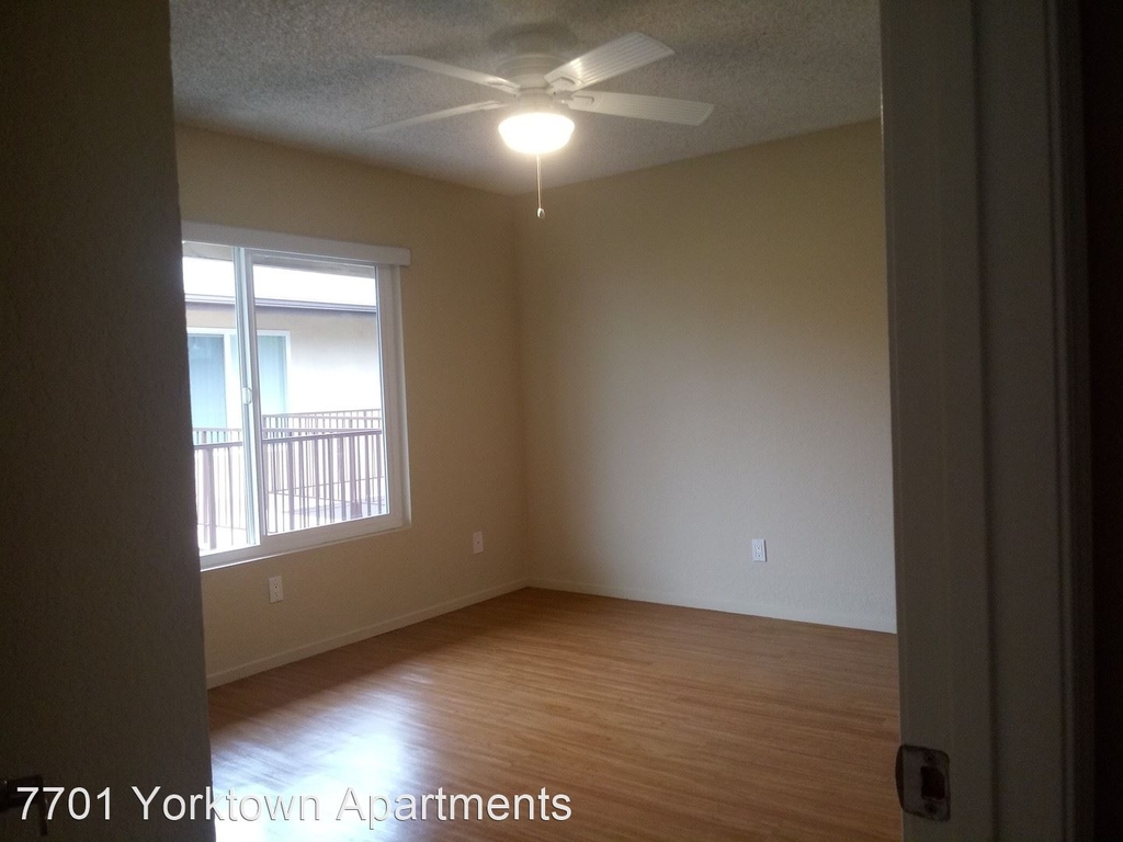 7701 Yorktown Avenue - Photo 13