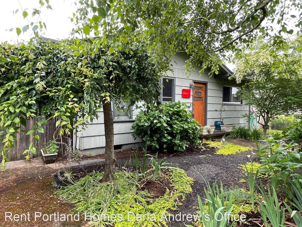 4531 Se 50th Ave - Photo 1