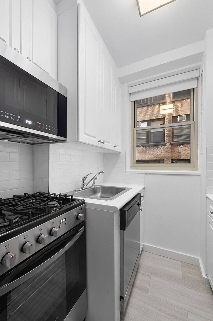 East 57th Street - Photo 1