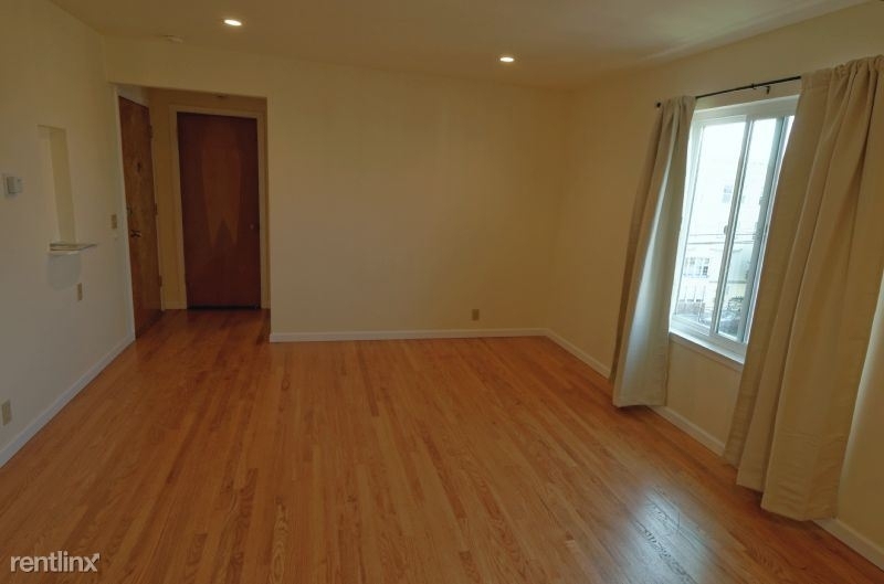 3395 Balboa St - Photo 2