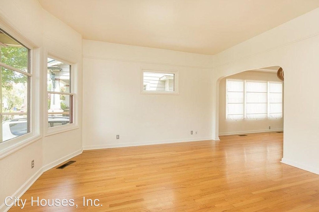 3514 Ne 13th Ave - Photo 1