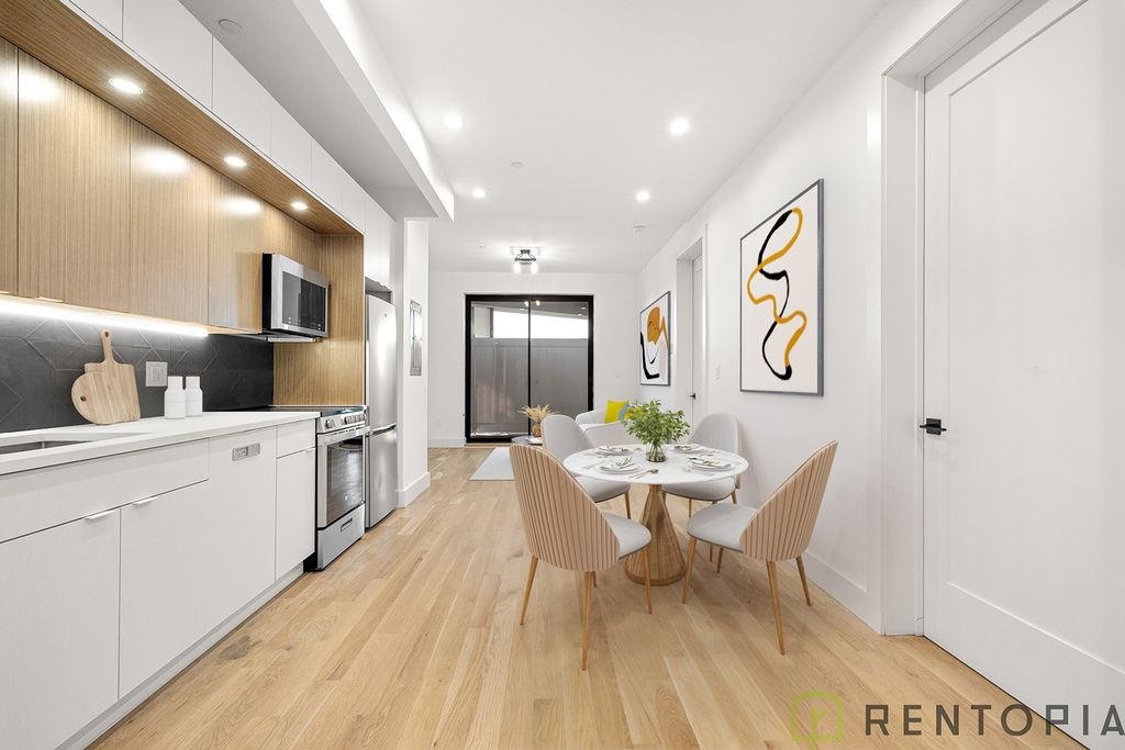 494 Manhattan Avenue - Photo 1