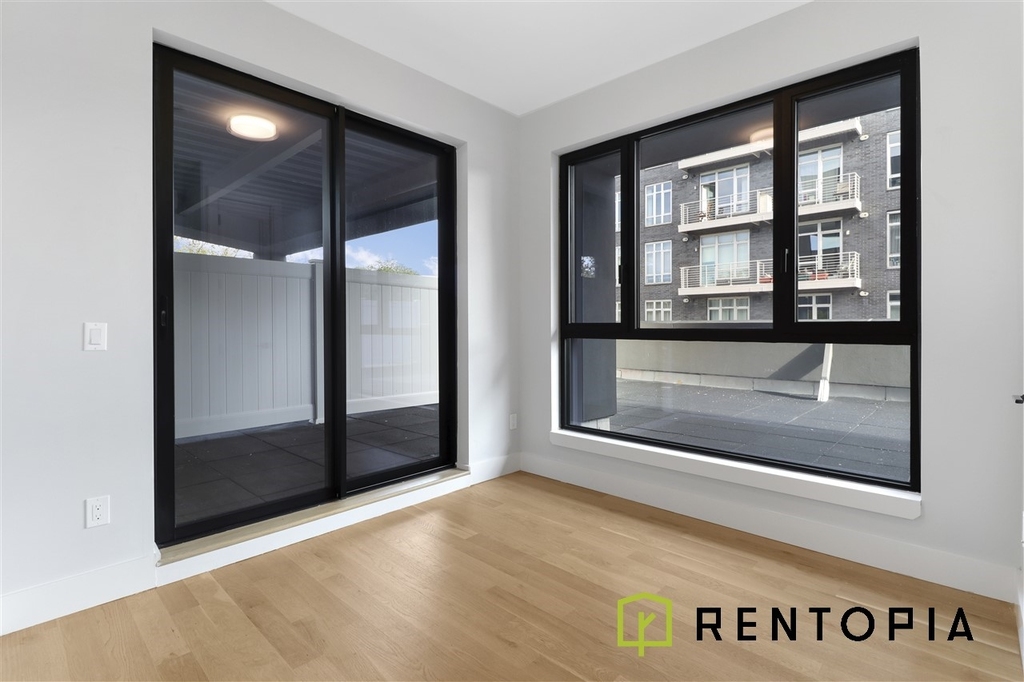 494 Manhattan Avenue - Photo 4