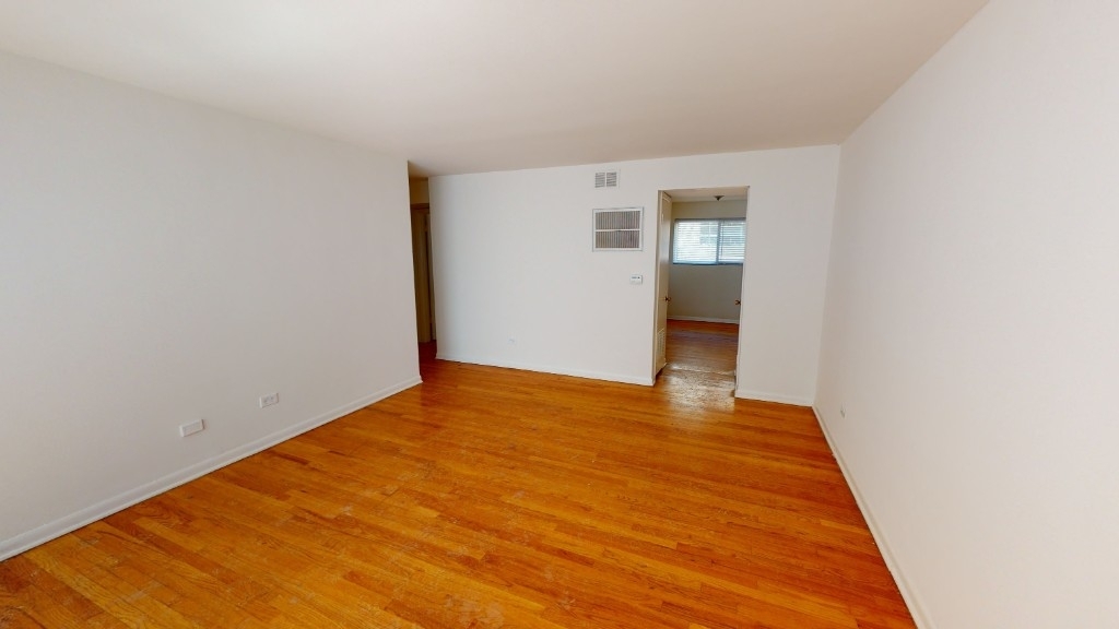 1624 Touhy - Photo 3