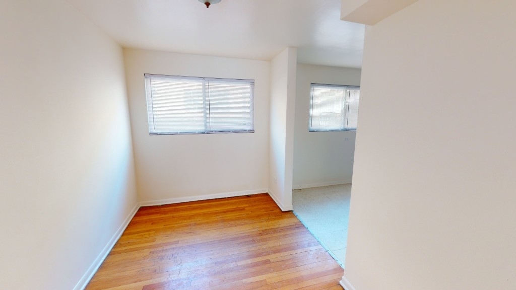 1624 Touhy - Photo 4