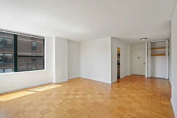 87th & Broadway - Photo 3