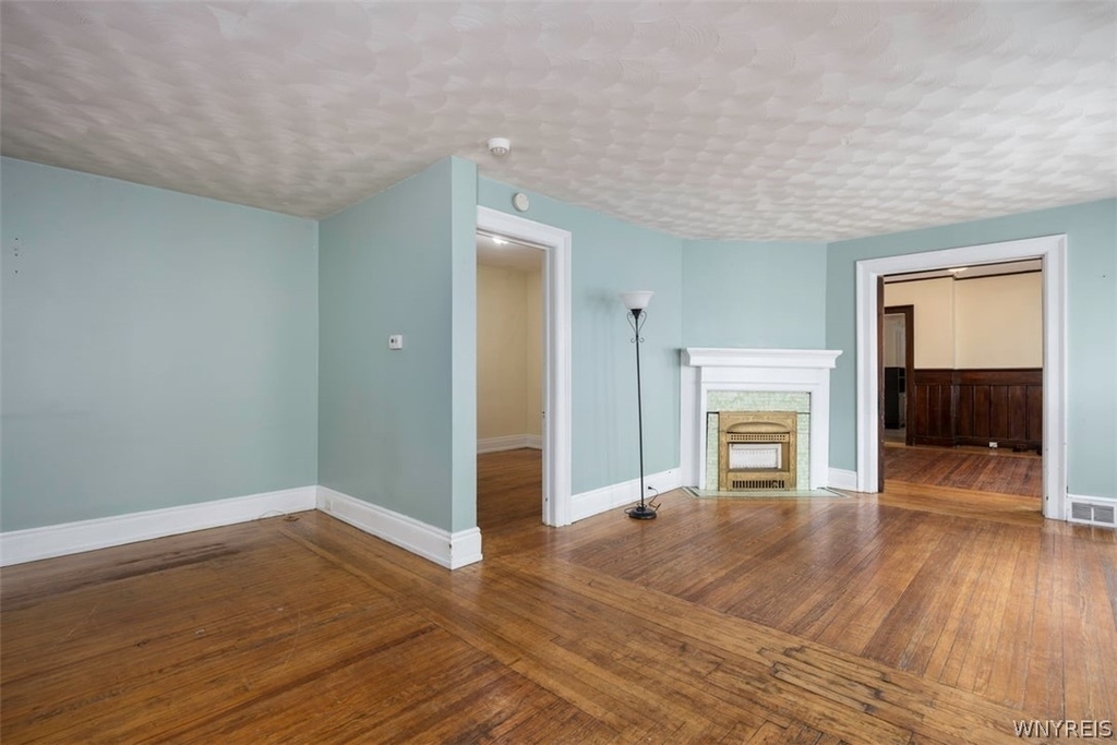 552 Potomac Avenue - Photo 3