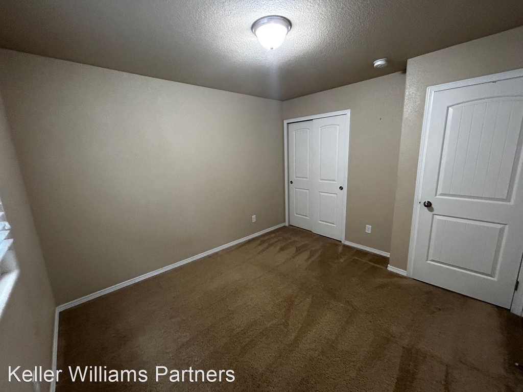 1652 Rustlers Roost Dr - Photo 15
