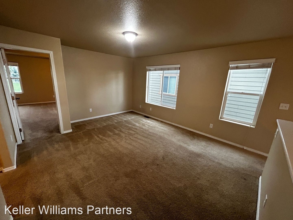 1652 Rustlers Roost Dr - Photo 6