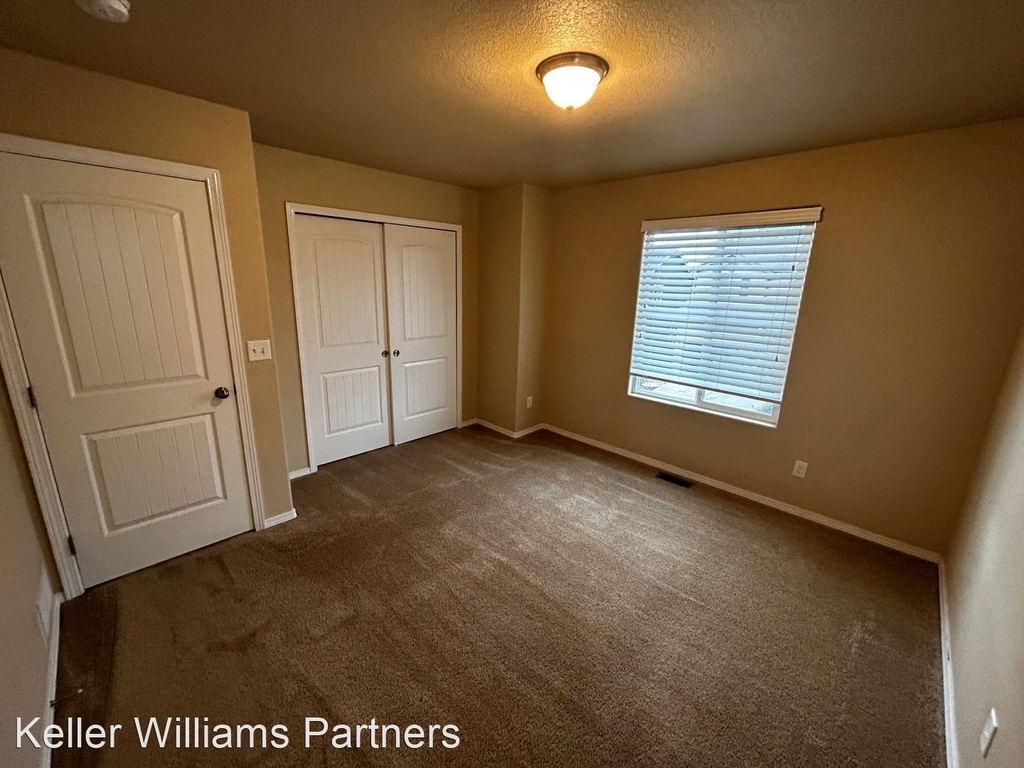 1652 Rustlers Roost Dr - Photo 13