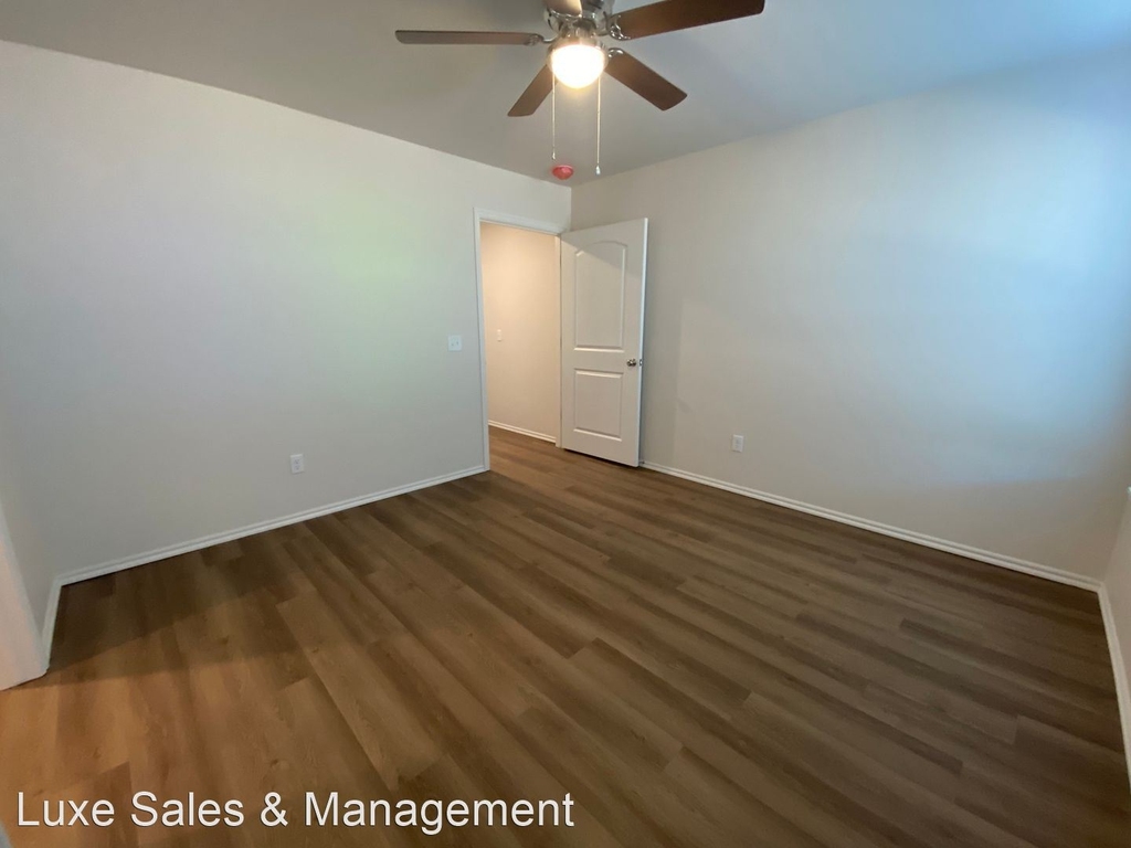 10813 Nw 119th Place - Photo 17