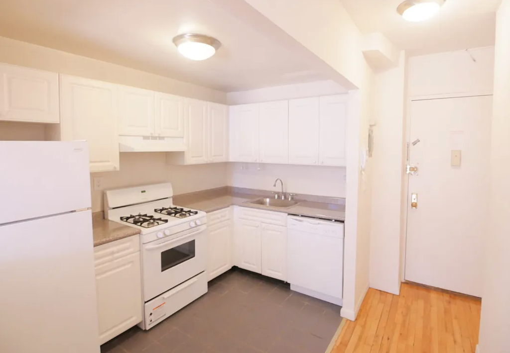 516 East 86th Street - Photo 10