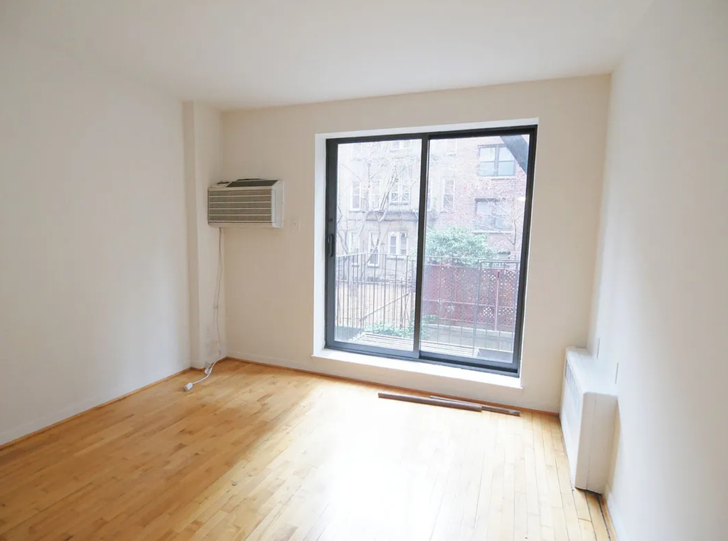 516 East 86th Street - Photo 4