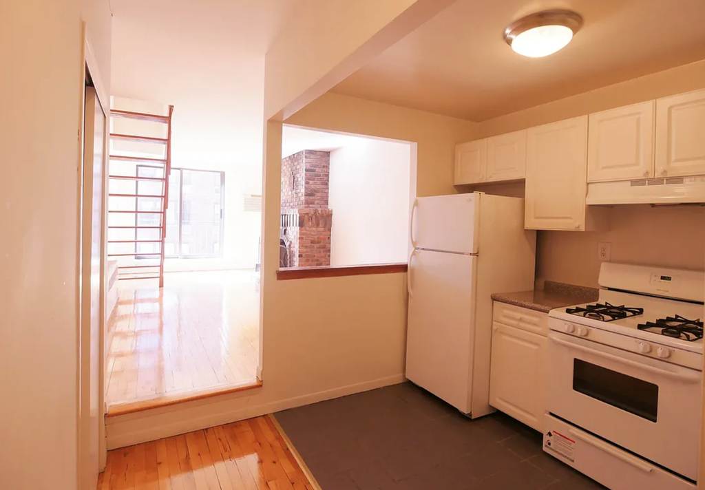 516 East 86th Street - Photo 11