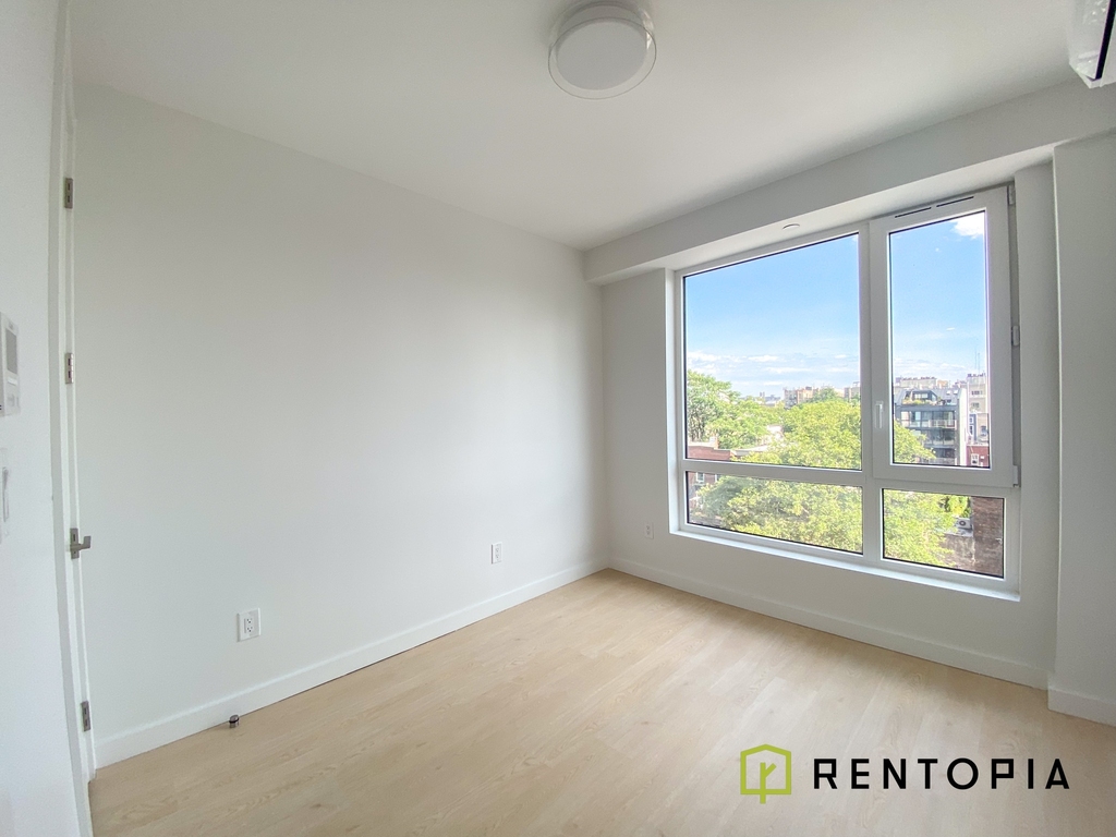 280 Meeker Avenue - Photo 2