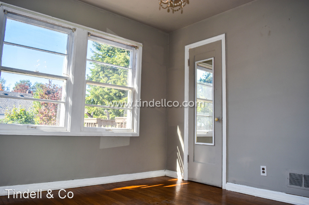 6725 N Delaware Ave - Photo 12