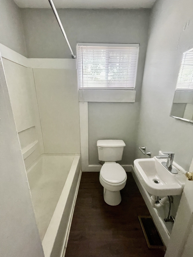 6103 Winthrop Avenue - Photo 8