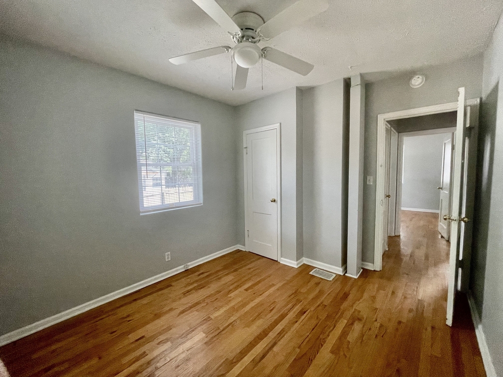 6103 Winthrop Avenue - Photo 4