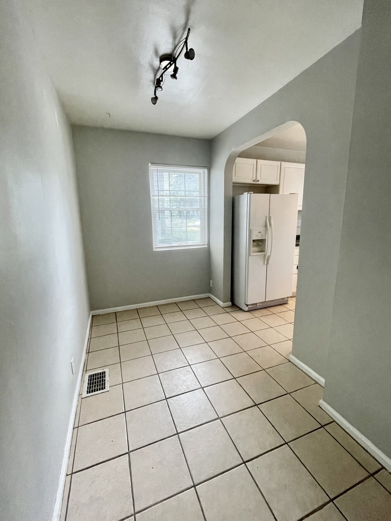 6103 Winthrop Avenue - Photo 9