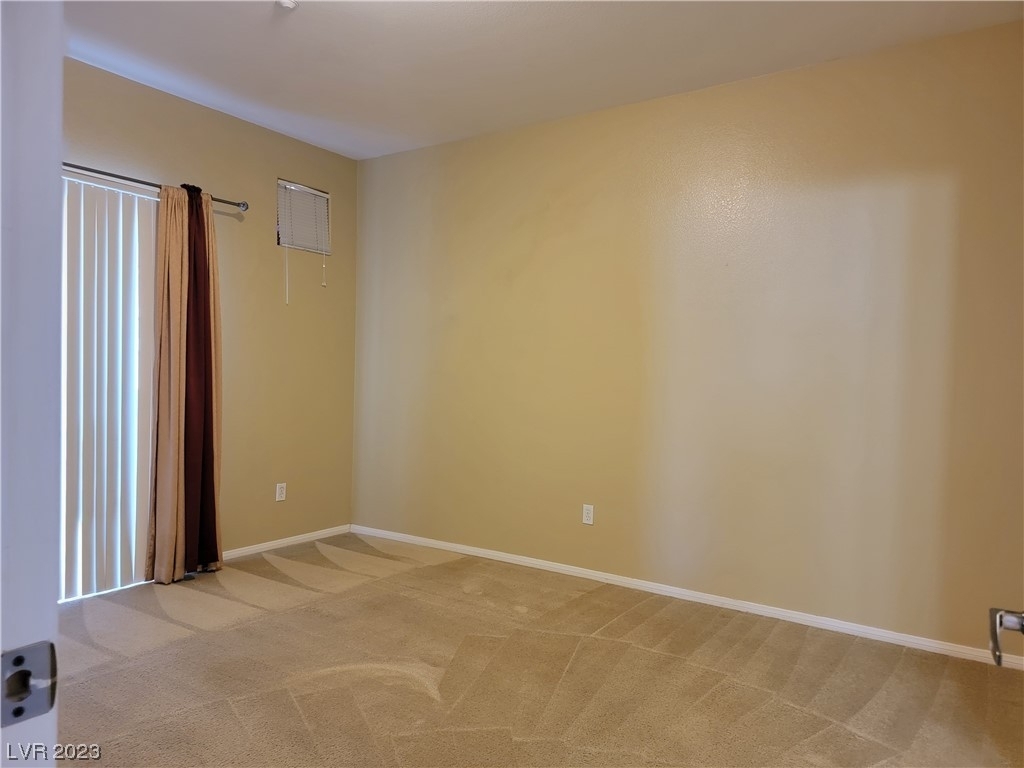 5855 Valley Drive - Photo 10