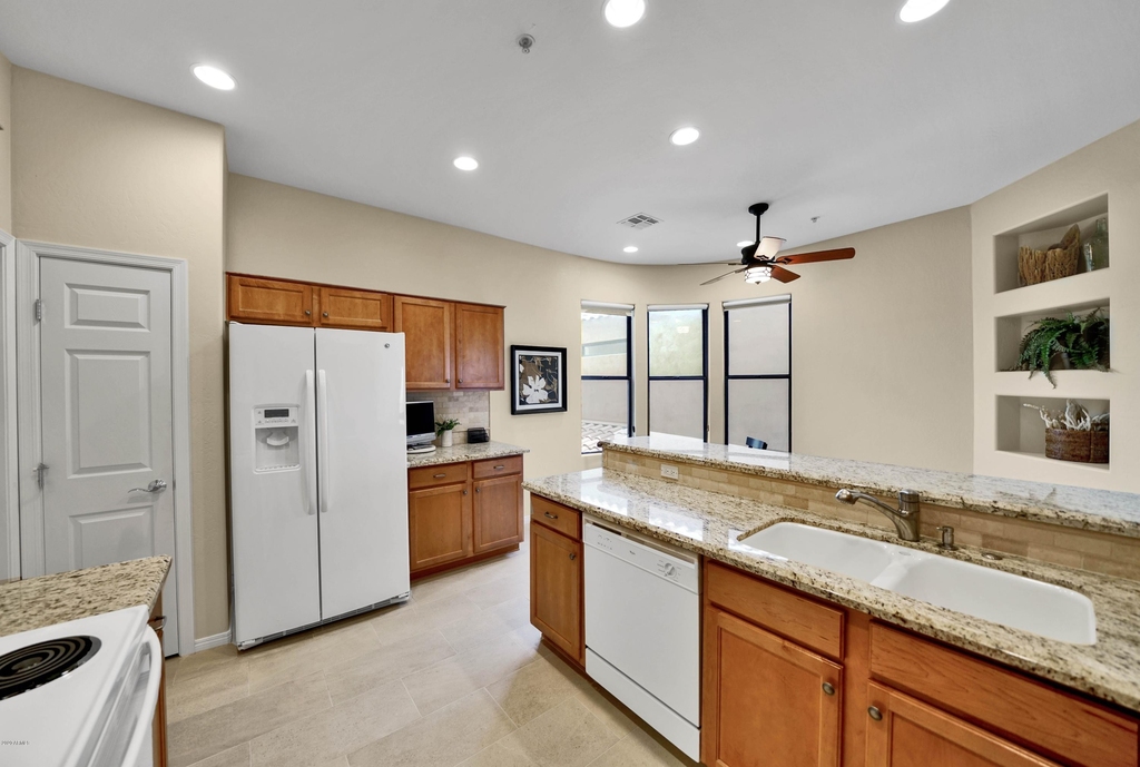 16600 N Thompson Peak Parkway - Photo 12